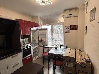 квартира за адресою Середня вул., 24 к3