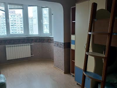 квартира за адресою Анни Ахматової вул., 3-А