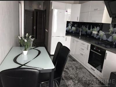 квартира за адресою Регенераторна вул., 4 к3