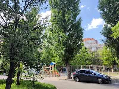 квартира за адресою Верховної Ради бульв., 22-Б