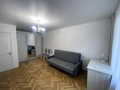 квартира за адресою Сергія Набоки пл., 4