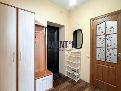 квартира за адресою с. Петропавлівська борщагівка, Миру вул., 15