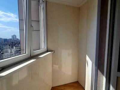 квартира за адресою Срібнокільська вул., 1