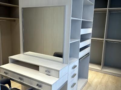 квартира по адресу Киев, Драгомирова, 14
