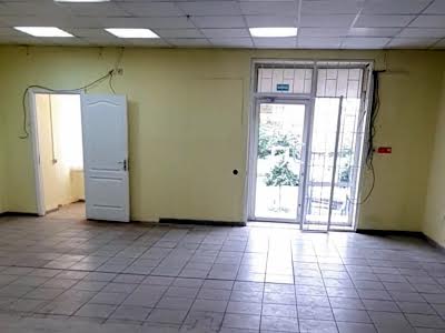 комерційна за адресою Драгоманова вул., 17