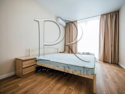 квартира по адресу Ревуцкого ул., 40-Б