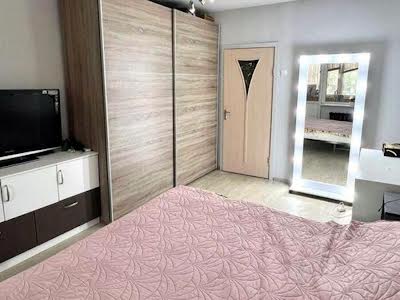 квартира за адресою Київ, Роздільна вул., 17
