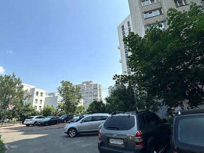 квартира за адресою Київ, Драгоманова вул., 31