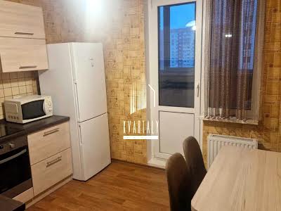 квартира по адресу Софии Русовой ул., 3
