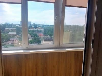 квартира за адресою Салютна вул., 42/46