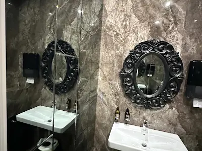 комерційна за адресою Березнева вул., 12
