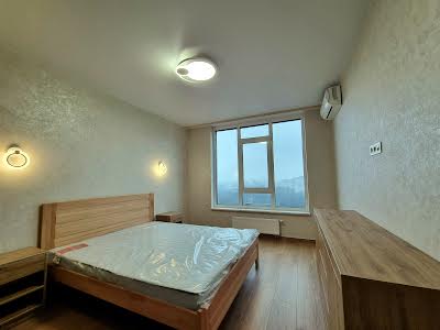 квартира за адресою Любомира Гузара просп. (Космонавта Комарова), 15а