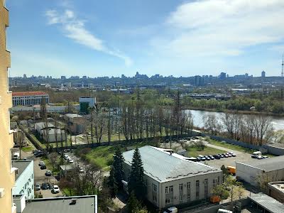 квартира за адресою Героїв полку 