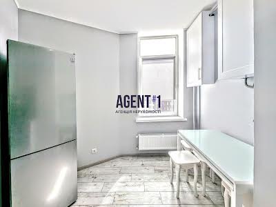 квартира за адресою Садова вул., 51В