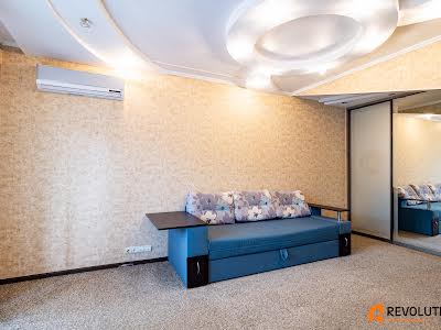 квартира за адресою Нововокзальна вул., 19