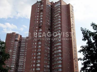 квартира за адресою Анни Ахматової вул., 13г