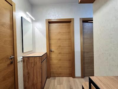 квартира за адресою Любомира Гузара просп. (Космонавта Комарова), 15а
