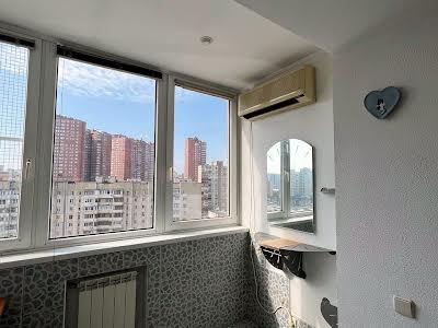 квартира по адресу Драгоманова ул., 17