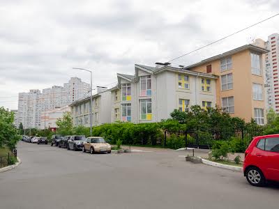 квартира по адресу Миколы Бажана просп., 12