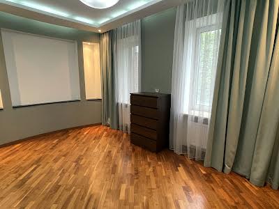 будинок за адресою смт. Козин, Київська