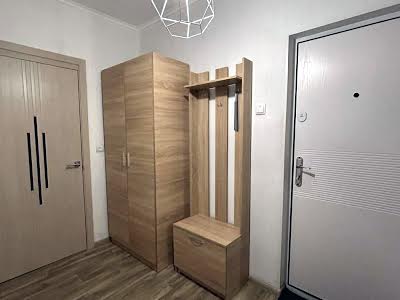квартира за адресою Срібнокільська вул., 8