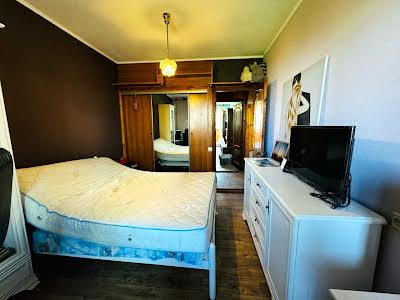 квартира за адресою Харків, Нескорених вул. (Героїв Праці), 12г