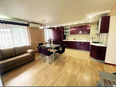 квартира по адресу Авиаконструктора Антонова ул., 8