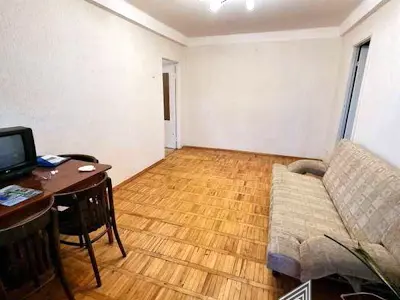 квартира за адресою Героїв Космосу вул., 1