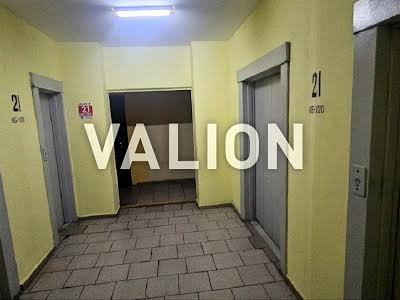 квартира за адресою Анни Ахматової вул., 45