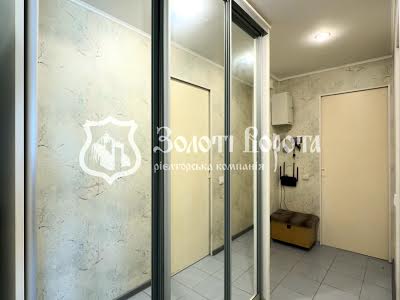 квартира за адресою Автозаводська вул., 25