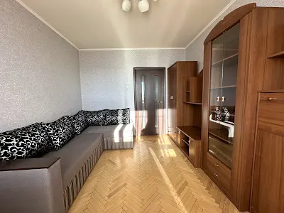 квартира по адресу Академика Глушкова просп., 49