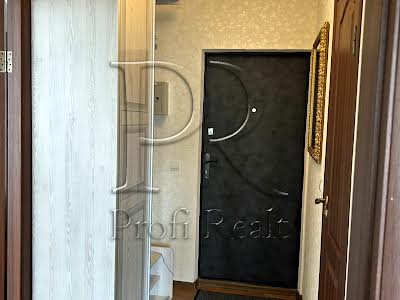квартира за адресою Софії Русової вул., 7