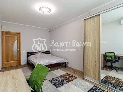 квартира за адресою Світла вул., 3д