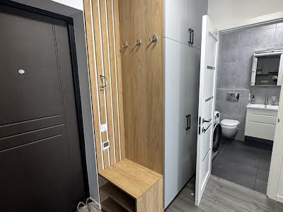 квартира по адресу Ревуцкого ул., 40-В