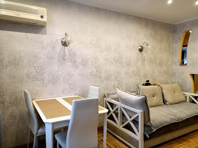 квартира за адресою Дерев'янка вул., 3б