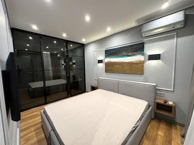 квартира за адресою Зарічна вул., 6к1