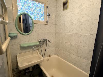 квартира за адресою Ореста Левицького вул. (Академіка Курчатова), 8