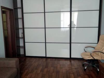 квартира за адресою Драгоманова вул., 42