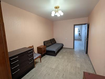 квартира за адресою Тракторобудівників, 107 б