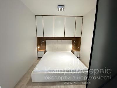 квартира за адресою Академіка Лебедєва вул., 1/8