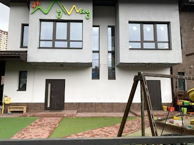 комерційна за адресою Професора Караваєва вул., 1
