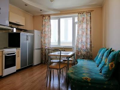 квартира за адресою Урловськая, 11А