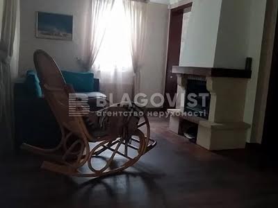 будинок за адресою с. Требухів, Квітнева
