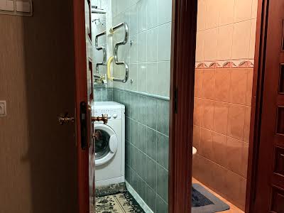 квартира за адресою Академіка Булаховського вул., 24