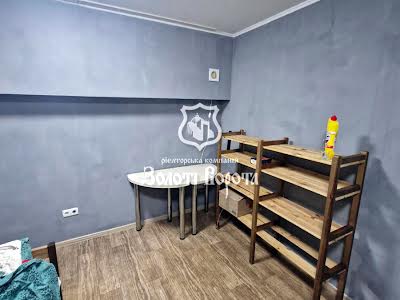 комерційна за адресою Рибальська вул., 13