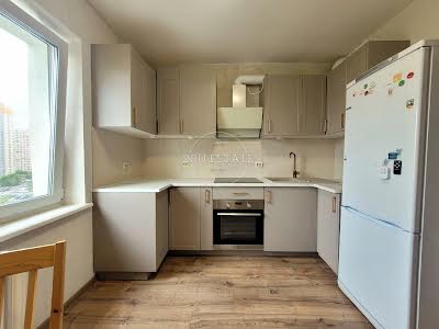 квартира по адресу Драгоманова ул., 8-Б