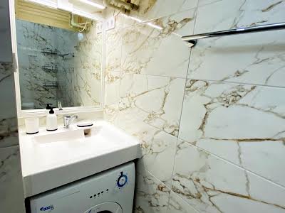квартира за адресою Анни Ахматової вул., 16-Б