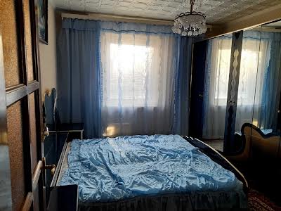 квартира за адресою Анни Ахматової вул., 15