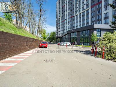 коммерческая по адресу Любомира Гузара просп. (Космонавта Комарова), 9Б