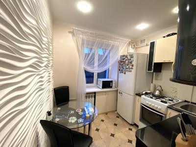 квартира по адресу Космонавтів, 73